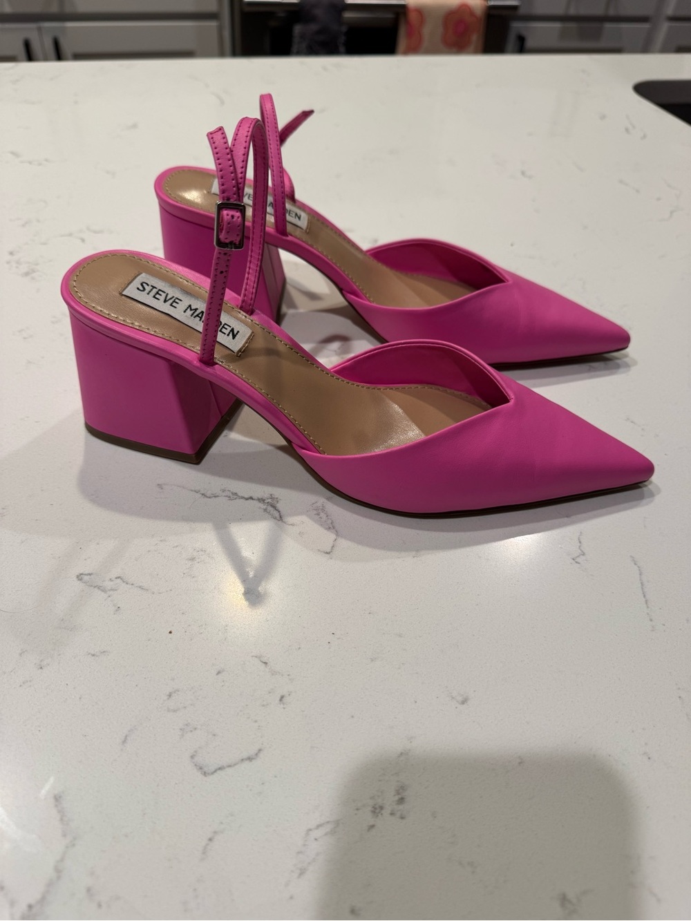 Y2K bubblegum pink leather pointed toe slingback heels by Steve Madden size 8